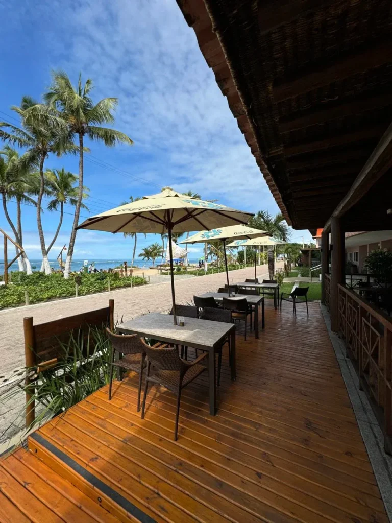 frances-deck-bar